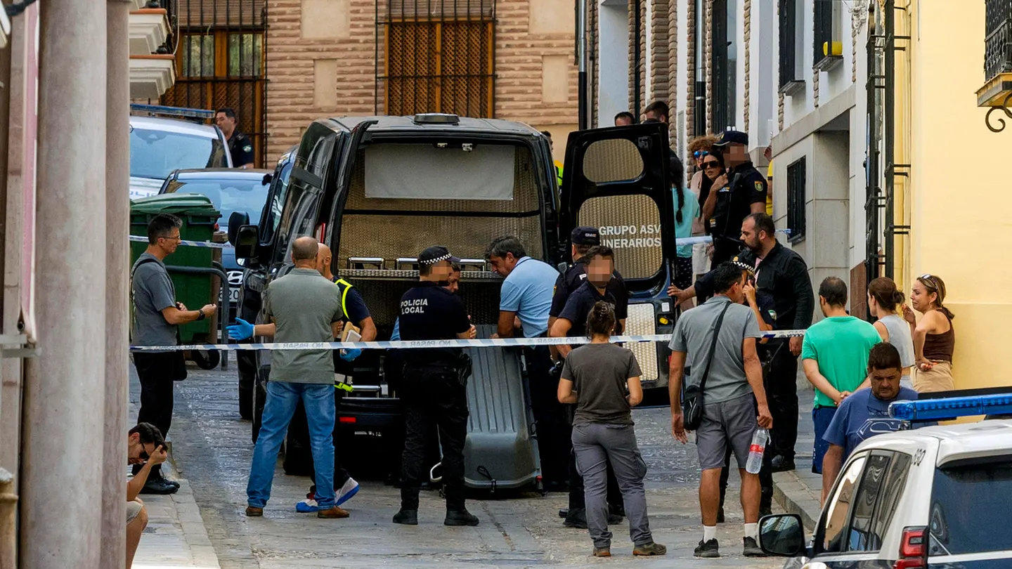 Investigan el asesinato a puñaladas de una mujer en una vivienda de Antequera Investigan el asesinato a puñaladas de una mujer en una vivienda de Antequera
