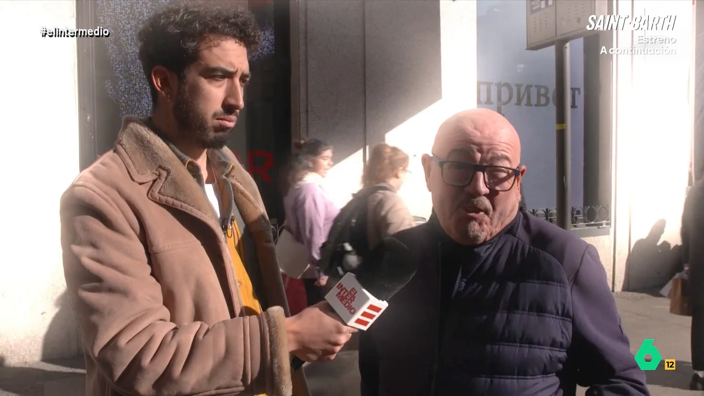 Un hombre asegura que siendo calvo "se liga igual o más": "Cuando me levanto por la mañana digo: 'Hostia Paco, qué bueno estás'" España es el país con más calvos del mundo e Isma Juárez hablaba con algunos de ellos sobre esta cuestión, la gente que se pone pelo, los tratamientos para evitar la caída y la aceptación, o no, de la calvicie.