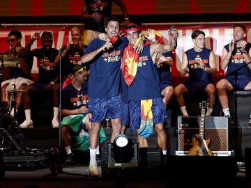 Los jugadores de la selecci&oacute;n espa&ntilde;ola durante la celebraci&oacute;n