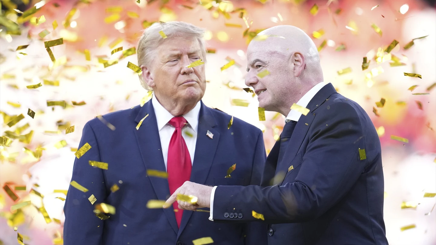 El presidente de EEUU, Donald Trump, y el presidente de la FIFA, Gianni Infantino, durante la final del Mundial. El presidente de EEUU, Donald Trump, y el presidente de la FIFA, Gianni Infantino, durante la final del Mundial.