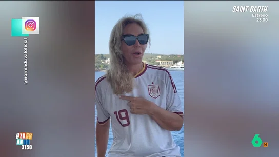 La 'sencilla' celebración de Norma Duval por la victoria de España a bordo de un yate: "Habrá que poner una segunda estrella" Los zapeadores comentan la sencilla celebración de Norma Duval por la victoria de España. Desde su yate, luce glamour, bronceado y camiseta de Lamine Yamal y felicita a todos los españoles.