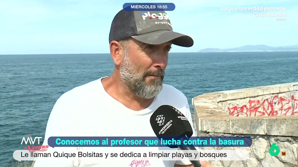 'Quique Bolsitas', el profesor que le ha declarado la guerra a la basura en la naturaleza: "A veces recogemos dramas"