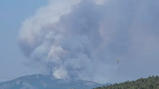 Vista del incendio declarado hace varios días en La Mierla, Guadalajara Vista del incendio declarado hace varios días en La Mierla, Guadalajara