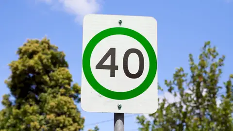 Qué es el límite de velocidad con bordes verdes y cómo cambia nuestra forma de conducir Qué es el límite de velocidad con bordes verdes y cómo cambia nuestra forma de conducir