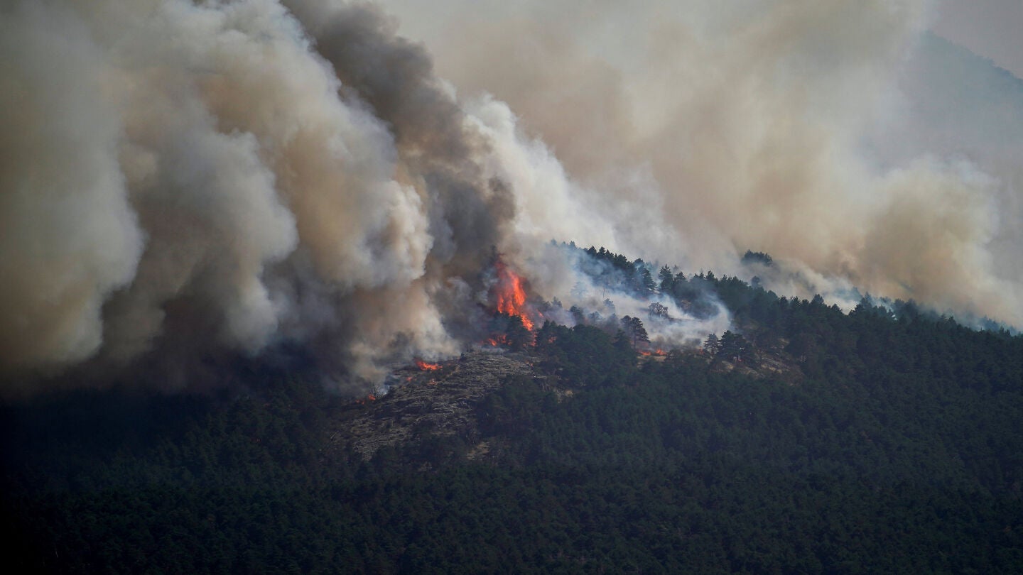 El incendio en La Mierla (Guadalajara) a la altura de Condemios de Arriba el 22 de julio de 2026