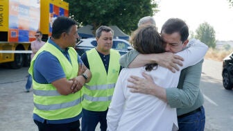 Ma&ntilde;ueco se abraza con su consejera de Medio Ambiente