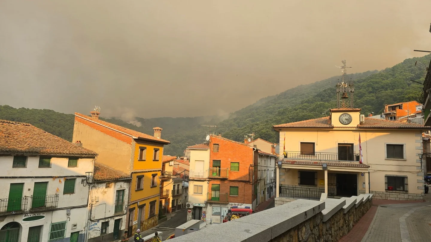 El municipio de Casillas (Ávila), confinado por el incendio El municipio de Casillas (Ávila), confinado por el incendio