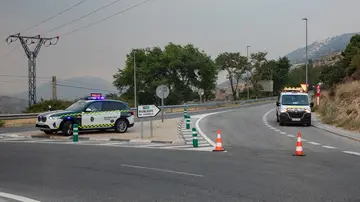 Estas son las carreteras cortadas en Madrid por el incendio en la Sierra Oeste Estas son las carreteras cortadas en Madrid por el incendio en la Sierra Oeste