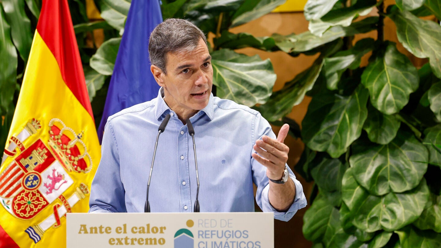 El presidente del Gobierno, Pedro S&aacute;nchez, clausura la presentaci&oacute;n de la Red de Refugios Clim&aacute;ticos