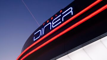 El cargador de Tesla m&aacute;s utilizado no es solo un enchufe: es el ejemplo de lo que deber&iacute;an ser todos