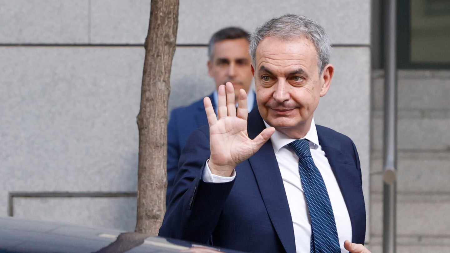 El juez del 'caso Plus Ultra' rectifica y estudiar&aacute; la nulidad de algunas resoluciones judiciales que plante&oacute; Zapatero / EFE
