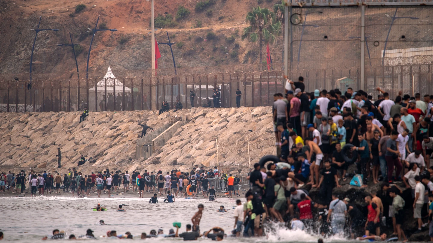 Crisis migratoria en Ceuta. Crisis migratoria en Ceuta.