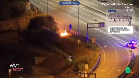 Un camionero caza a un hombre incendiando el lateral de una carretera: provocó tres fuegos antes de ser detenido La policía comenzó a grabar al hombre que estaba avivando el incendio con un dron. Cuando huyó del lugar, lo siguieron hasta que, finalmente, pudieron detenerle.
