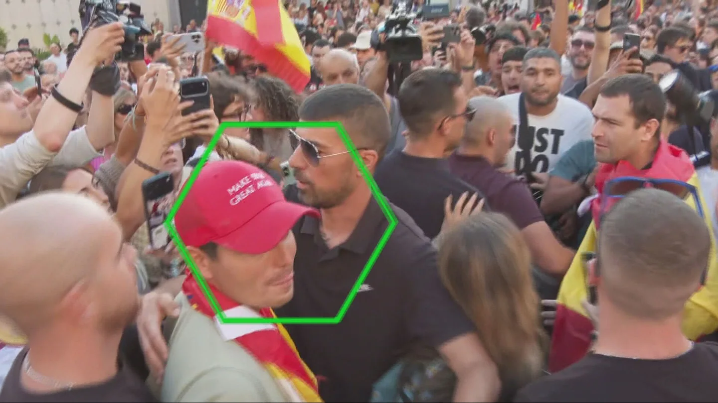 La población ceutí planta cara a los ultras Alvise Pérez, Vito Quiles y Núcleo Nacional: "¡Esto es Ceuta, no Torre Pacheco!" La población ceutí planta cara a los ultras Alvise Pérez, Vito Quiles y Núcleo Nacional: "¡Esto es Ceuta, no Torre Pacheco!"