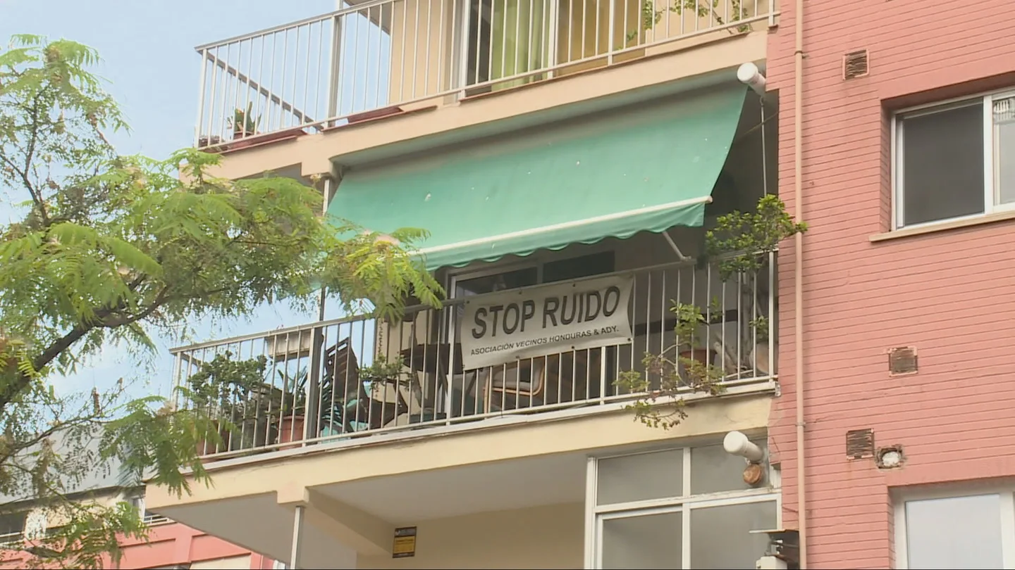 Vecinos de Valencia hartos del ruido. Vecinos de Valencia hartos del ruido.