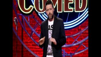 El mon&oacute;logo de H&eacute;ctor de Miguel (Quequ&eacute;) sobre lo que supone ir a un concierto a cierta edad: "&iquest;Hay para sentarse?"