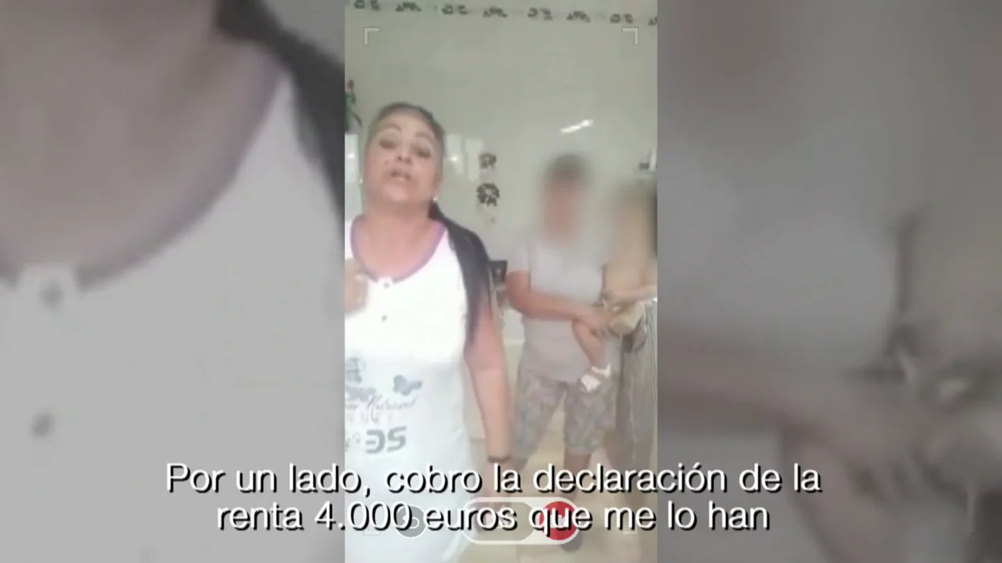 "Cobro todos los años 5 millones de las pagas": así se sinceró Conchi 'La Latera', 'banquera' del clan de 'Los Piños' y madre de 'El Patrón' "Cobro todos los años 5 millones de las pagas": así se sinceró Conchi 'La Latera', 'banquera' del clan de 'Los Piños' y madre de 'El Patrón'