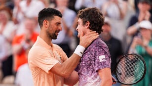 Novak Djokovic y Joao Fonseca