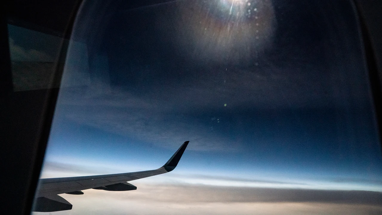 El eclipse, en directo desde el cielo: sigue el avión que 'persigue' el eclipse solar total a 10.000 m de altitud