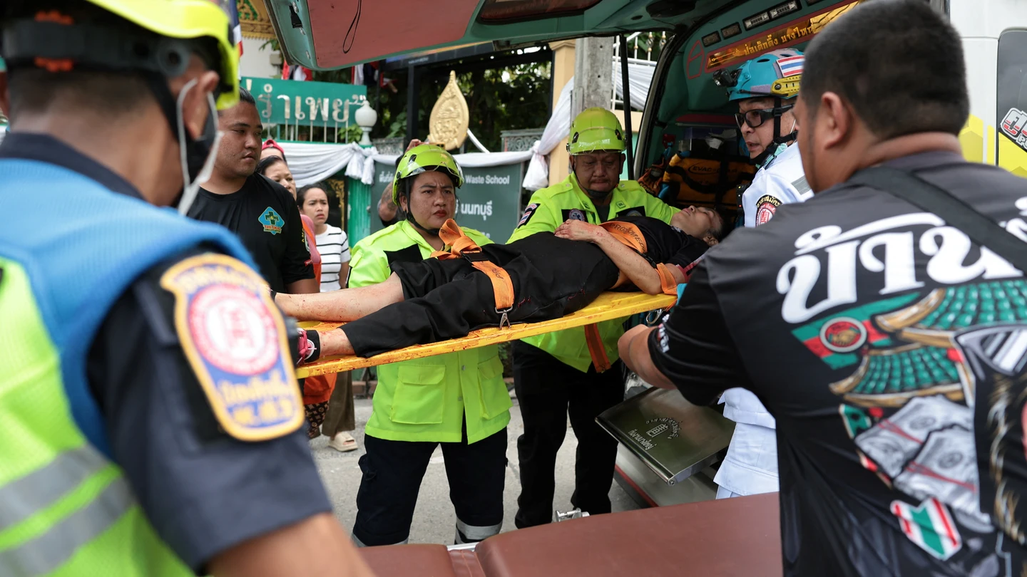 Al menos siete muertos y 15 heridos en un tiroteo en una escuela de Tailandia. Al menos siete muertos y 15 heridos en un tiroteo en una escuela de Tailandia.