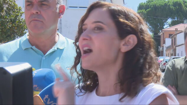 Ayuso le dice a los periodistas c&oacute;mo hacer su trabajo para esquivar las preguntas del &aacute;tico: "Disimulad al menos"