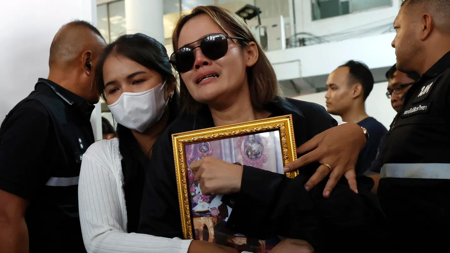 Familiares de las víctimas del tiroteo en una escuela en Tailandia Familiares de las víctimas del tiroteo en una escuela en Tailandia
