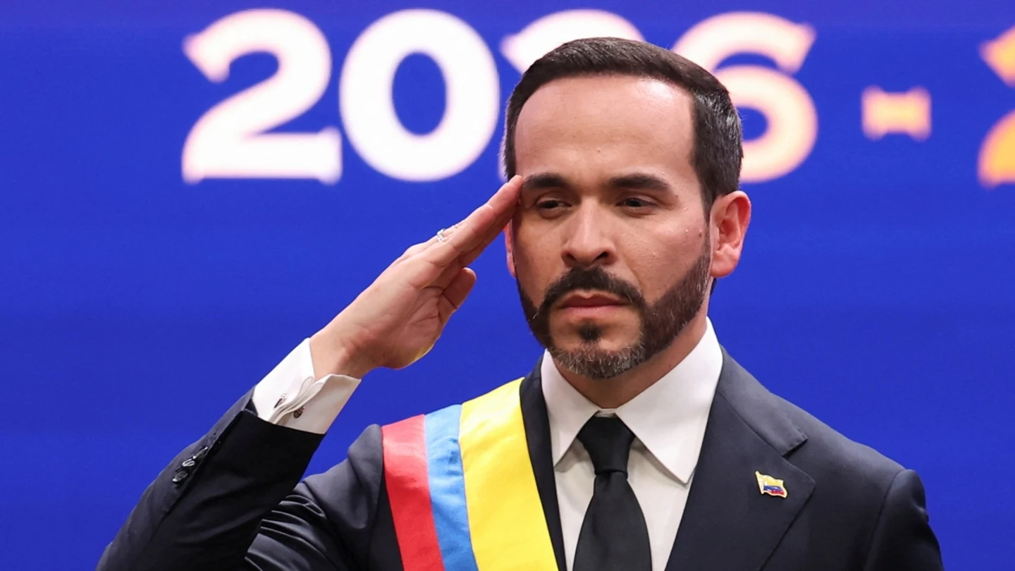 De la Espriella, presidente de Colombia, hace el saludo militar De la Espriella, presidente de Colombia, hace el saludo militar
