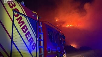 Tres incendios activos en Castell&oacute;n provocan el confinamiento de unas 1.000 personas
