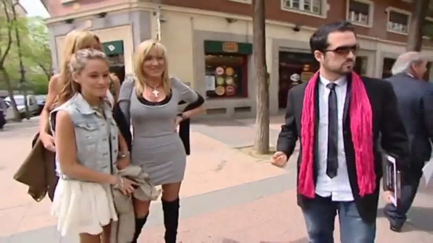 Cuando las hermanas Collado contrataron a un 'coolhunter' en 'Mujeres ricas' para sorprender a Marta Cuando las hermanas Collado contrataron a un 'coolhunter' en 'Mujeres ricas' para sorprender a Marta