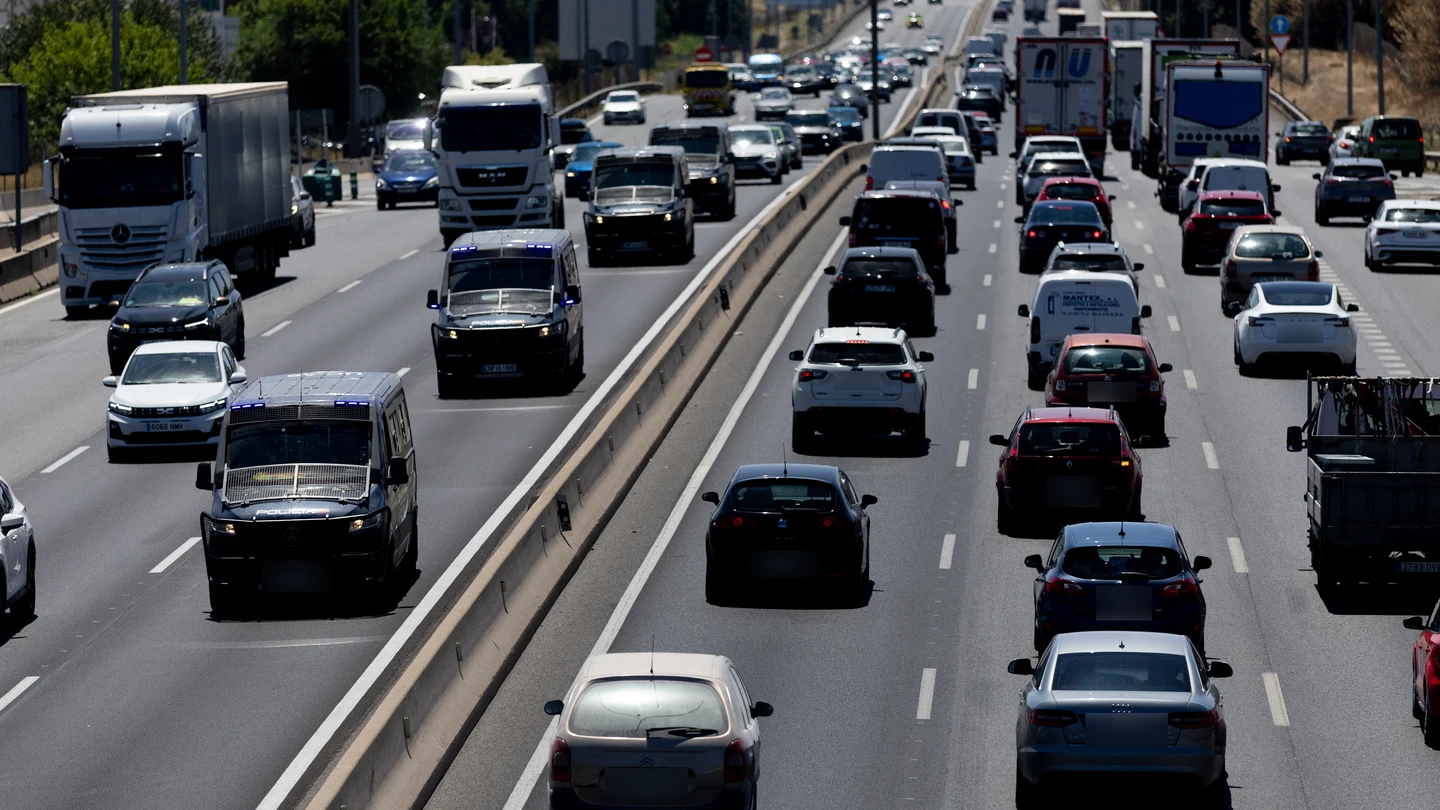 Decenas de vehículos en la carretera A-4, a 31 de julio de 2026, en Madrid Decenas de vehículos en la carretera A-4, a 31 de julio de 2026, en Madrid