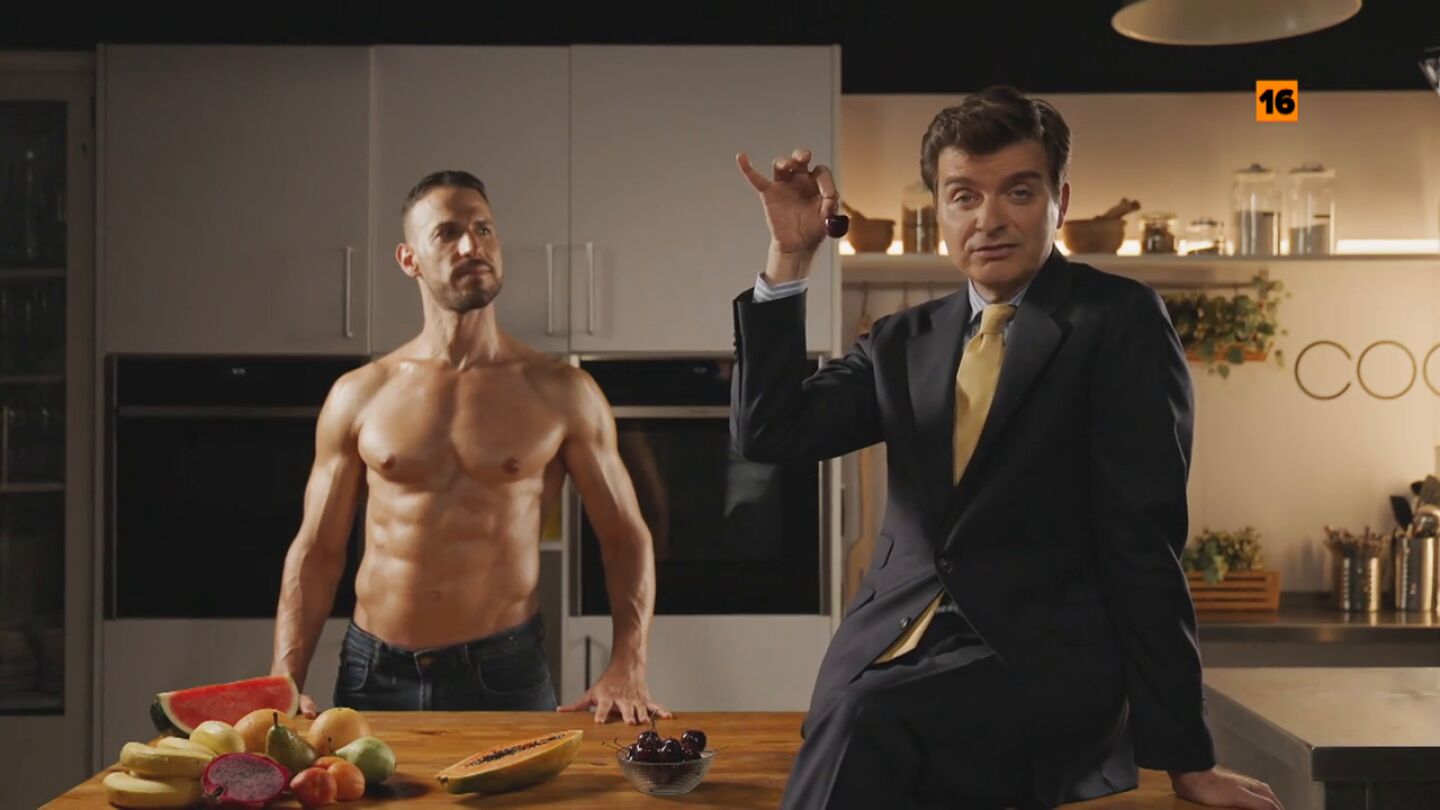 Marc Gir&oacute; anuncia el regreso de Cara al Show, entre pl&aacute;tanos, papayas y un 'chulazo' sin camiseta: "Con tanta fibra, se van a cagar"