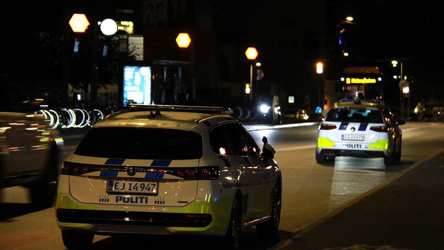 Imagen de archivo de vehículos policiales en Copenhague, Dinamarca Imagen de archivo de vehículos policiales en Copenhague, Dinamarca