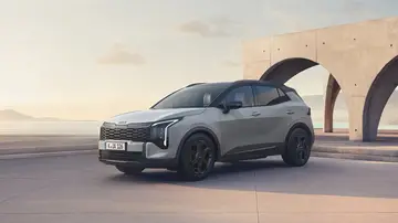 El Kia Sportage se viste de negro y amplía sus opciones con una nueva versión El Kia Sportage se viste de negro y amplía sus opciones con una nueva versión