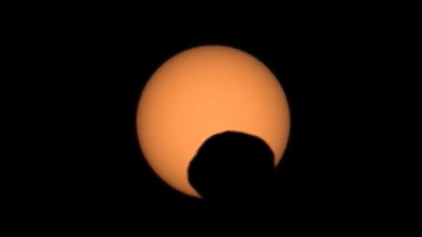 En Marte también hay eclipses, pero sus lunas son demasiado pequeñas para cubrir completamente el Sol