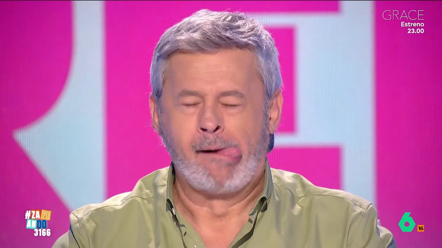 Miki Nadal baila con la cara: "Llevo media hora haciendo el tonto" El presentador de Zapeando sigue el ejemplo de un chico que ha subido a redes un vídeo suyo bailando con el rostro. Lo ha hecho utilizando un popular tono de llamada.