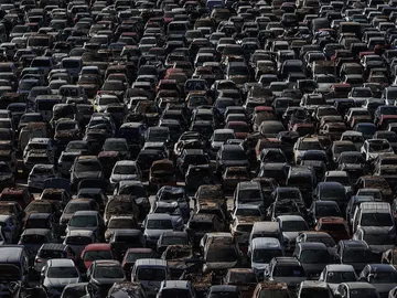 Mañana comienza una nueva era para los coches en Europa: tendrán que llevar más plástico reciclado Mañana comienza una nueva era para los coches en Europa: tendrán que llevar más plástico reciclado