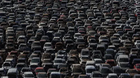 Mañana comienza una nueva era para los coches en Europa: tendrán que llevar más plástico reciclado Mañana comienza una nueva era para los coches en Europa: tendrán que llevar más plástico reciclado