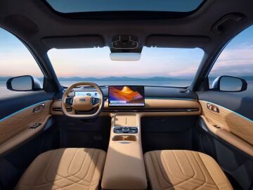 Es el h&iacute;brido chino que arrasa en Espa&ntilde;a con 200 km de autonom&iacute;a el&eacute;ctrica, tama&ntilde;o de SUV, y de una nueva marca que lo va a cambiar todo