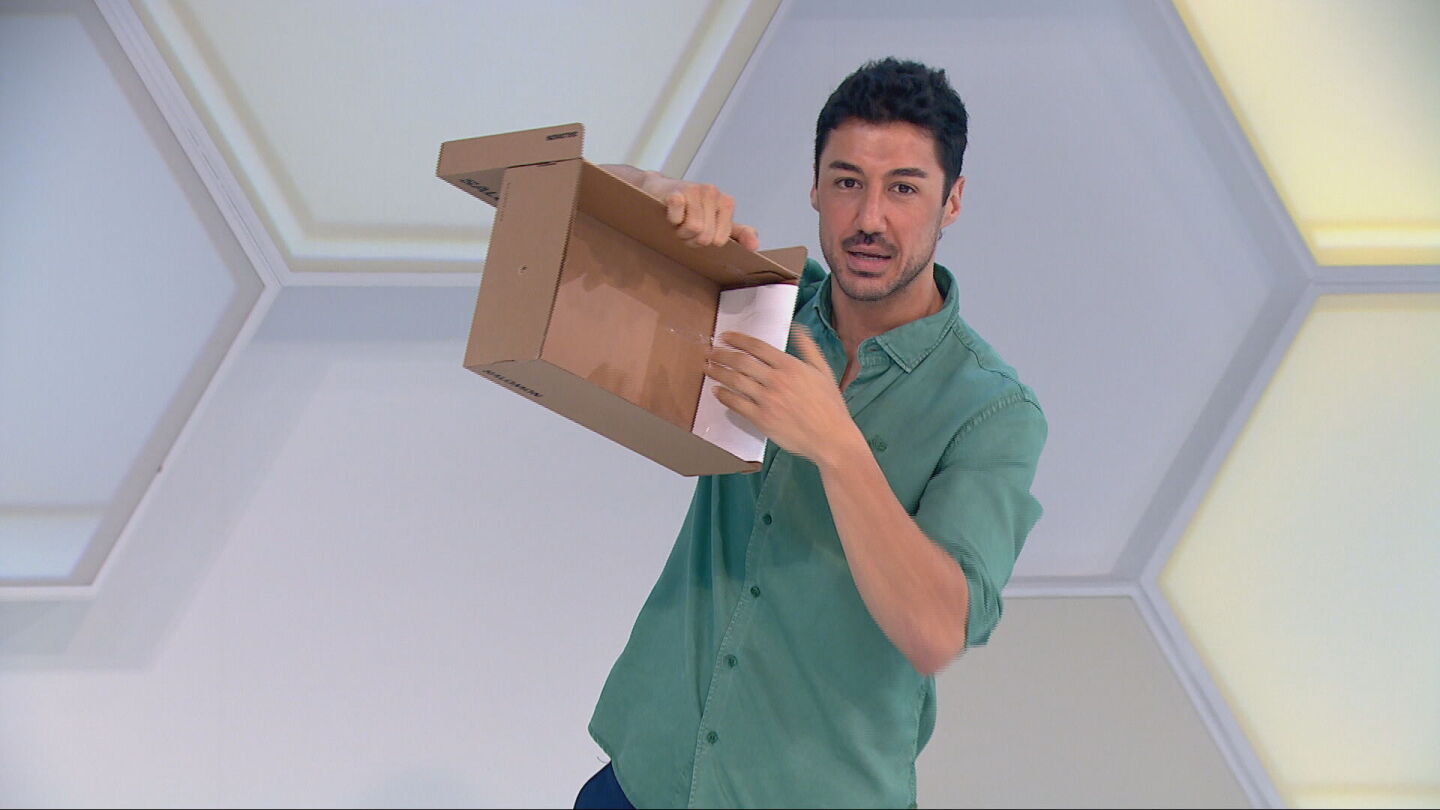 Cajas de zapatos o s&aacute;banas: trucos caseros para disfrutar del eclipse sin gafas (y sin mirar al sol)