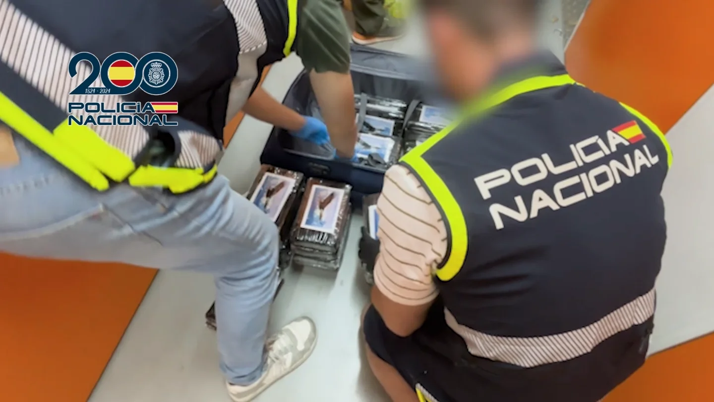 Duro golpe al tráfico de cocaína en España: la Policía Nacional detiene a 27 personas e interviene 163 kilos de droga cortada Duro golpe al tráfico de cocaína en España: la Policía Nacional detiene a 27 personas e interviene 163 kilos de droga cortada