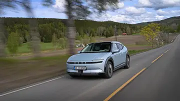 Hyundai ya tiene su Golf eléctrico: 456 km de autonomía y tamaño europeo, aunque empieza rozando los 40.000 euros Hyundai ya tiene su Golf eléctrico: 456 km de autonomía y tamaño europeo, aunque empieza rozando los 40.000 euros