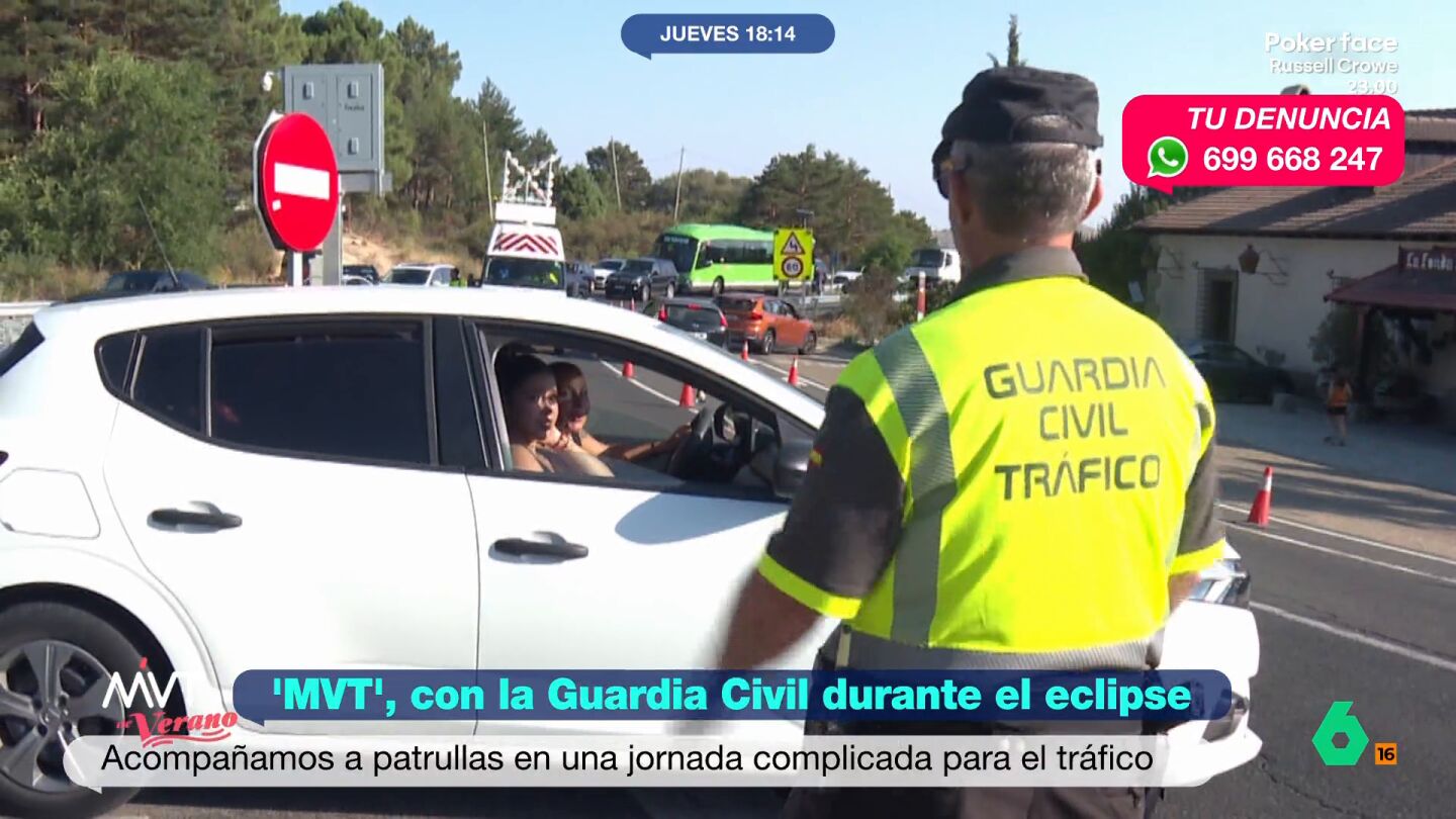 Los reporteros han acompa&ntilde;ado a los agentes al Puerto de Navacerrada, en Madrid, para controlar a todos aquellos que hab&iacute;an decidido escoger este enclave para vivir este evento astron&oacute;mico hist&oacute;rico. 
