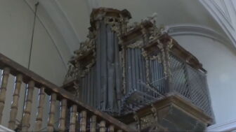 &Oacute;rgano de una iglesia de Segovia