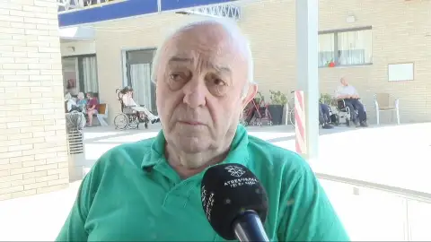 Vecino desalojado por el incendio de Peñas de Riglos Vecino desalojado por el incendio de Peñas de Riglos
