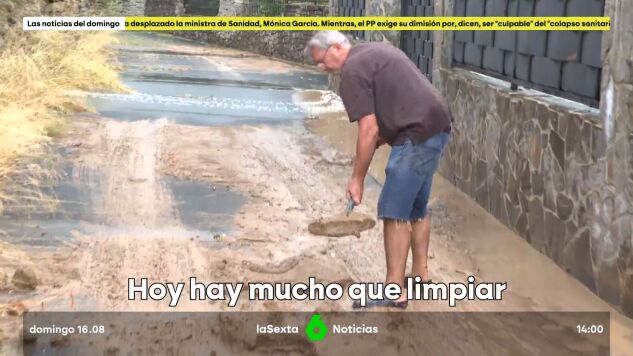 Los vecinos de Castell&oacute;n luchan contra el barro y el granizo tras la tormenta que dej&oacute; 180 litros por metro cuadrado en dos horas y media