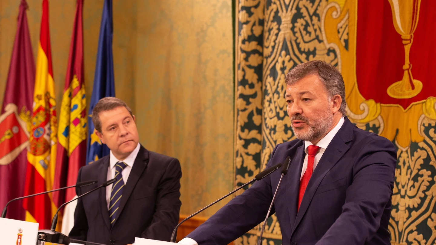 El presidente de Castilla-La Mancha, Emiliano García-Page, se reúne con el alcalde de Cuenca, Darío Dolz El presidente de Castilla-La Mancha, Emiliano García-Page, se reúne con el alcalde de Cuenca, Darío Dolz