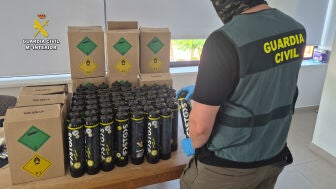 El 'gas de la risa' intervenido en Tenerife por la Guardia Civil