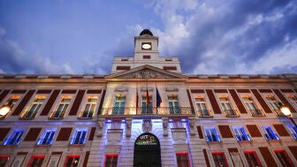 Fachada de la Real Casa de Correos, en Sol