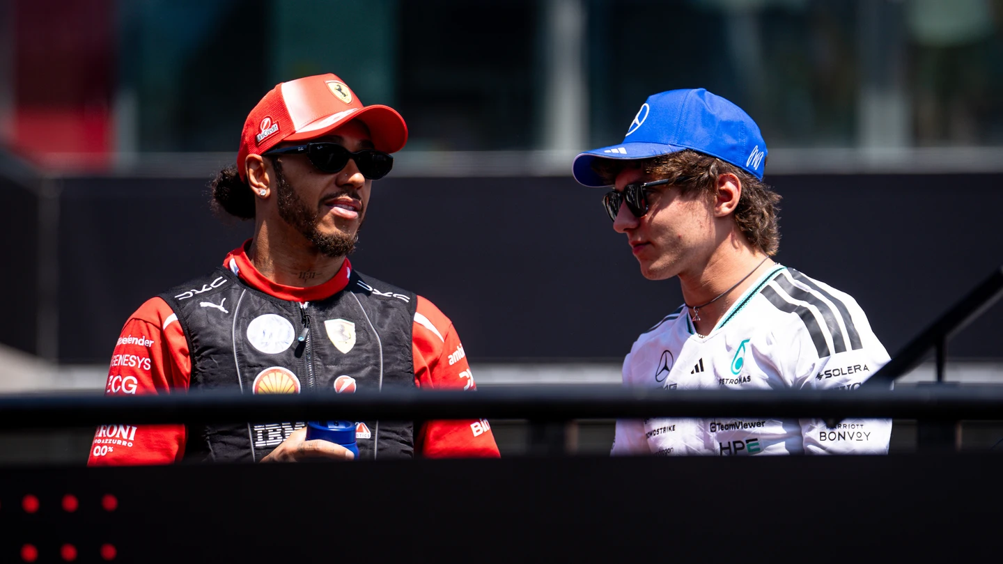 Lewis Hamilton y Kimi Antonelli Lewis Hamilton y Kimi Antonelli