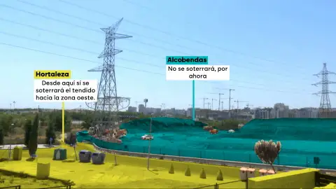 Los vecinos de la urbanización de lujo La Moraleja (Madrid), indignados por la instalación de una torre de alta tensión a 30 metros de sus casas Los vecinos de la urbanización de lujo La Moraleja (Madrid), indignados por la instalación de una torre de alta tensión a 30 metros de sus casas